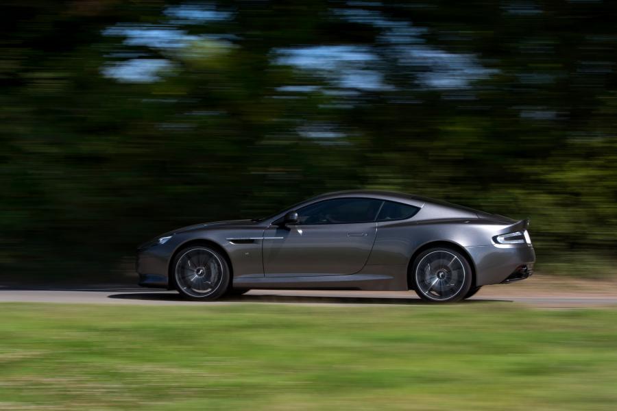  Aston Martin DB9 GT 2015 года  (UK) (фото 9 из 20)